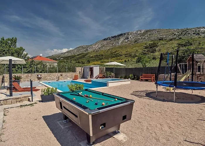 Luxury Villa,private Pool, Sauna,jacuzzi,near Split Villa Srinjine