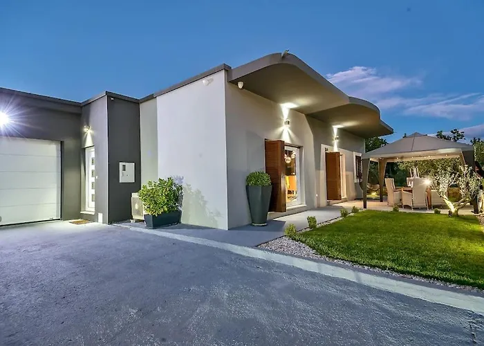 Luxury Villa,private Pool, Sauna,jacuzzi,near Split Villa