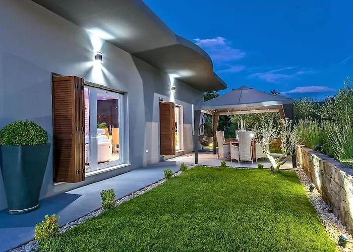 Luxury Villa,private Pool, Sauna,jacuzzi,near Split Villa *