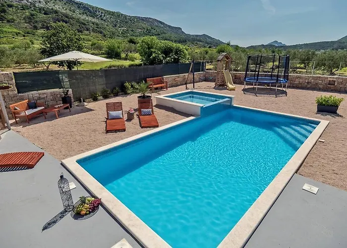 Luxury Villa,private Pool, Sauna,jacuzzi,near Split Villa Srinjine
