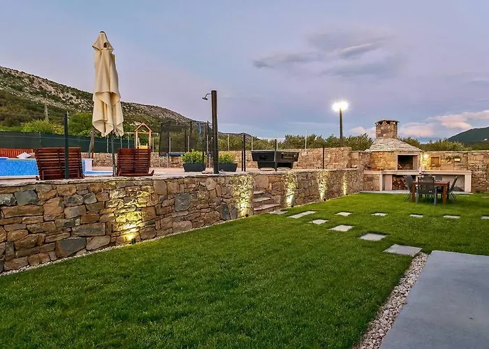 Luxury Villa,private Pool, Sauna,jacuzzi,near Split * Srinjine
