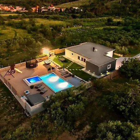 Villa Luxury Villa,private Pool, Sauna,jacuzzi,near Split Srinjine
