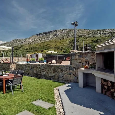 Luxury Villa,private Pool, Sauna,jacuzzi,near Split Vila
