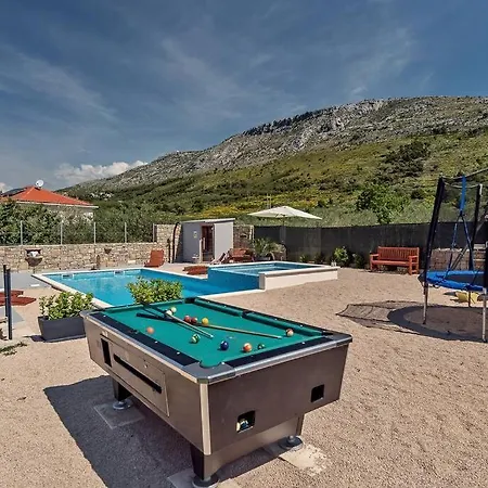Luxury Villa,private Pool, Sauna,jacuzzi,near Split Villa Srinjine
