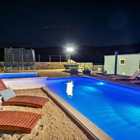 Luxury Villa,private Pool, Sauna,jacuzzi,near Split Srinjine