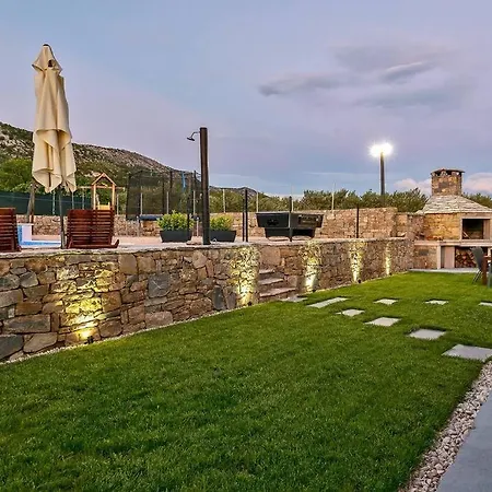Luxury Villa,private Pool, Sauna,jacuzzi,near Split * Srinjine