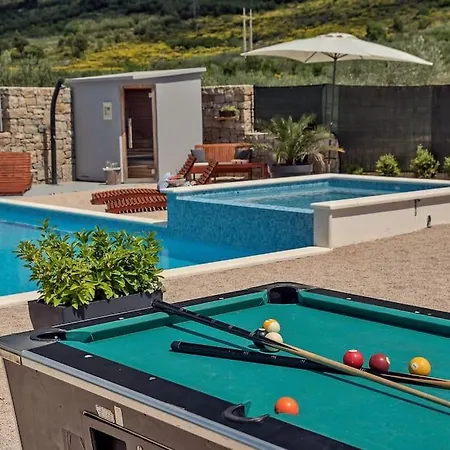 Villa Luxury Villa,private Pool, Sauna,jacuzzi,near Split Srinjine