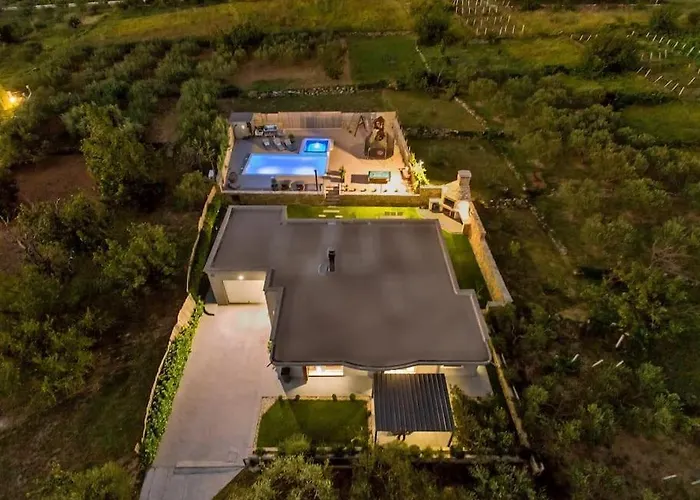 Luxury Villa,private Pool, Sauna,jacuzzi,near Split